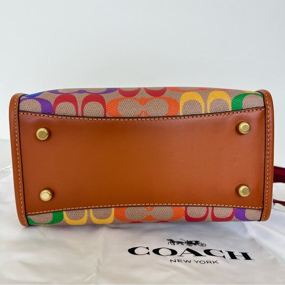 Coach Field Tote 22 In Rainbow Signature Canvas c5142 - Picture 6 of 6
